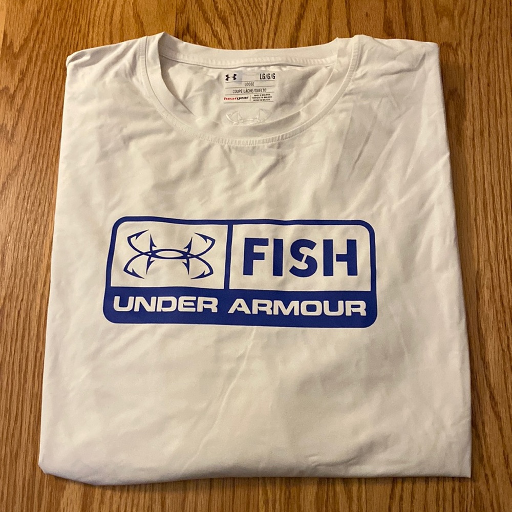 Mens long sleeve Under Armor fishing shirt loose fitting